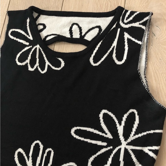 Open Back Floral Knit Slit Dress in Black & White Size S - Picture 5 of 11